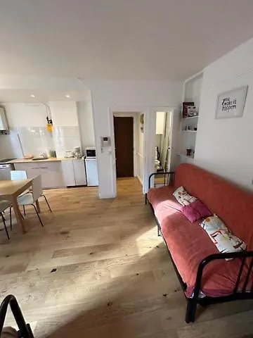 Paris Sacre Coeur Montmartre Et Tour Eiffel, 8 People, Apartment 0*,