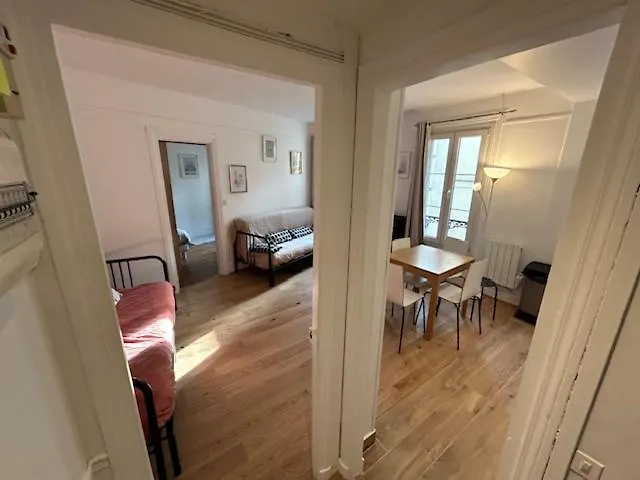 Paris Sacre Coeur Montmartre Et Tour Eiffel, 8 People, Apartment