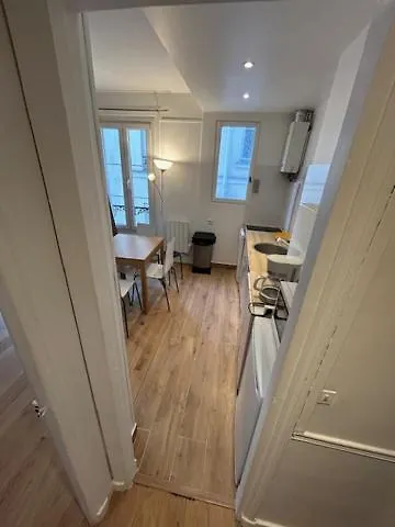 Paris Sacre Coeur Montmartre Et Tour Eiffel, 8 People, Apartment 0*,