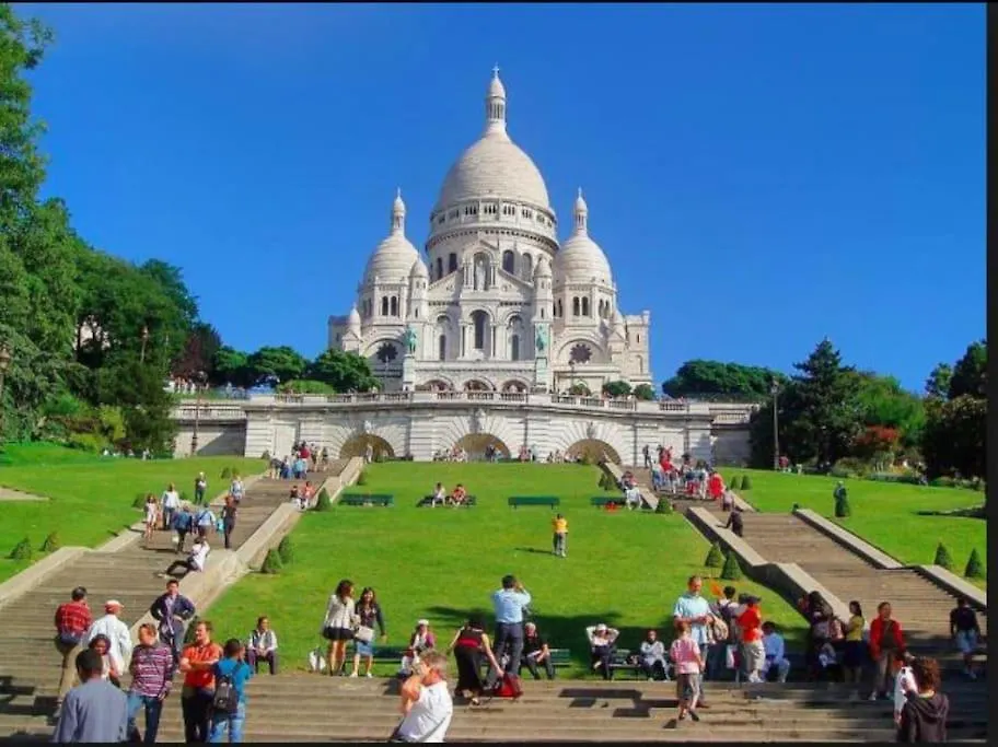 Paris Sacre Coeur Montmartre Et Tour Eiffel, 8 People, Apartment